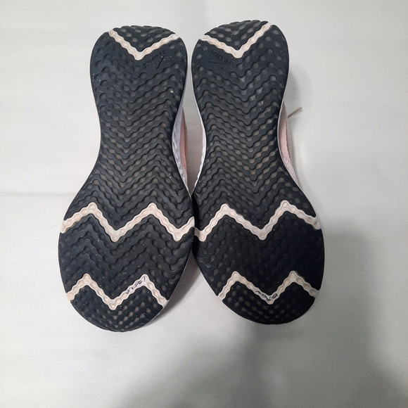 Nike Revolution 5 Sneakers Shoes Womens Sz 6.5 Barely Rose Athletic Running - Picture 6 of 8